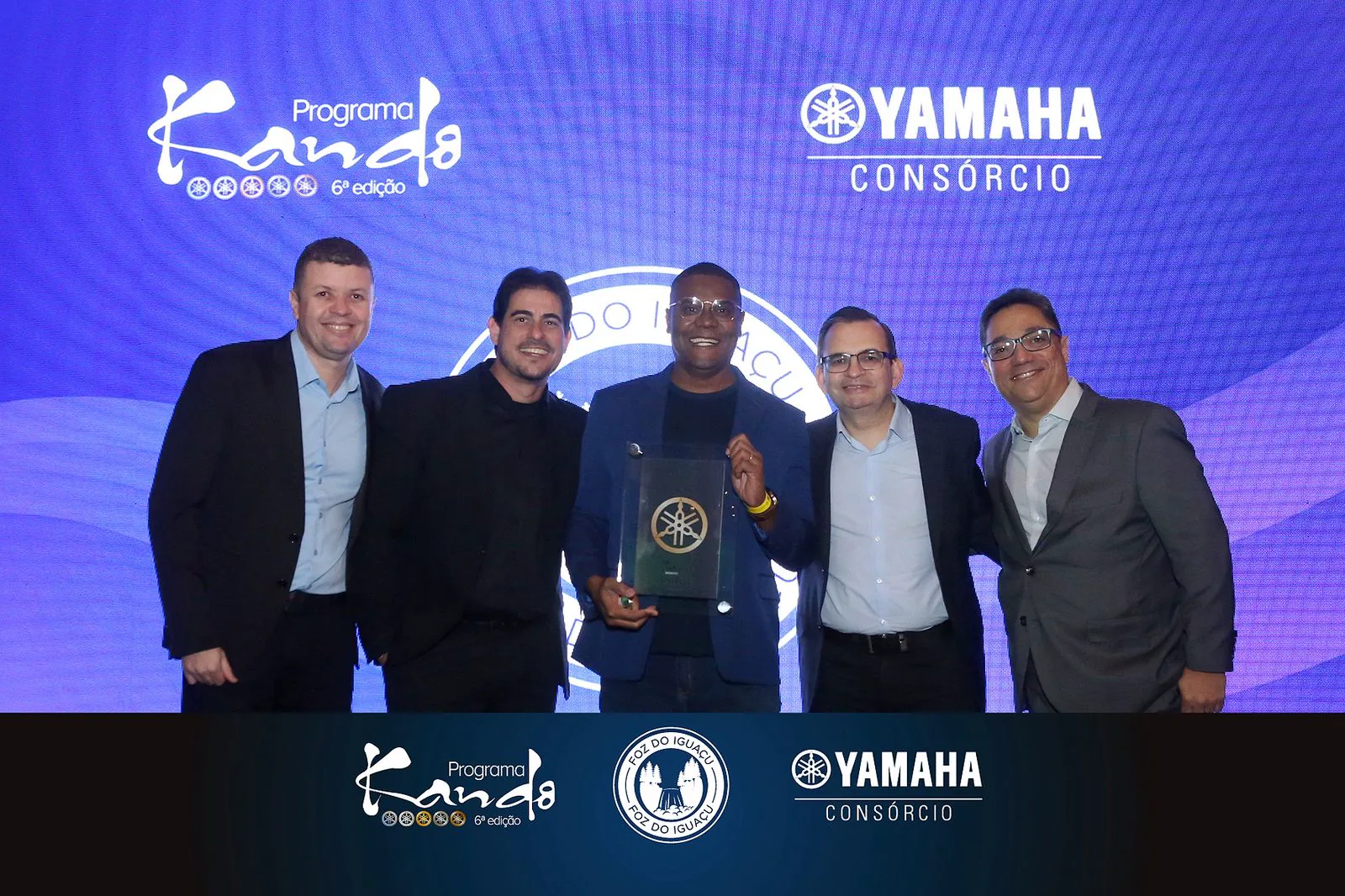Douglas Dias recebendo reconhecimento Ouro Programa Yamaha Kando 6ª edição em Foz do Iguaçu